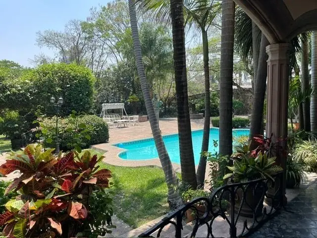 Venta de Casa con uso de suelo comercial y alberca — foto 4