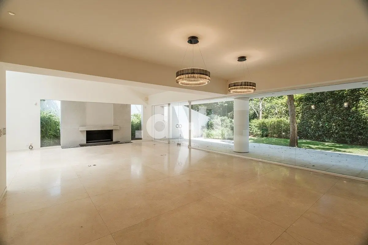 Renta Residencia con jardín privado y amplios espacios en Puerta de Hierro — foto 2