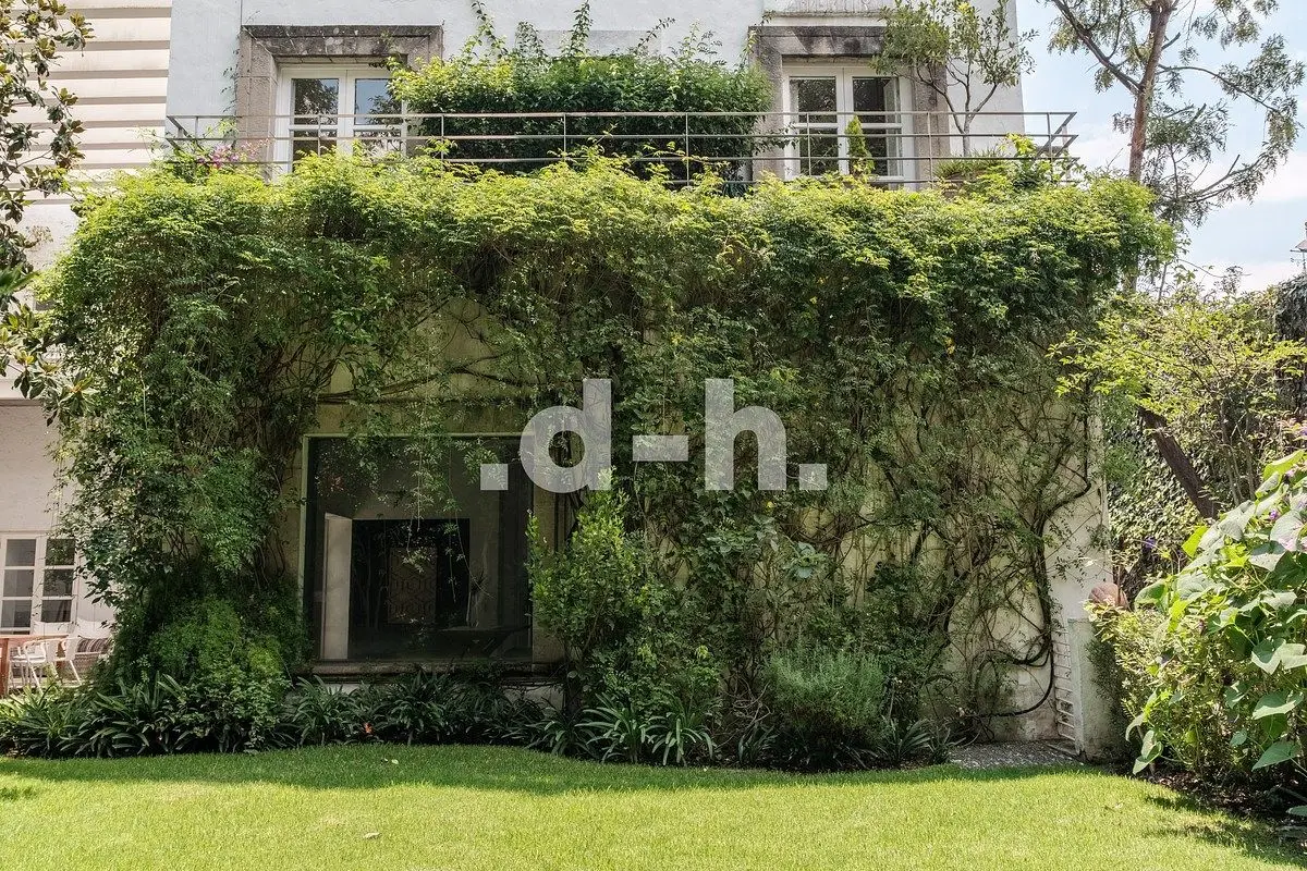 Venta de casa con jardín en San Ángel Inn