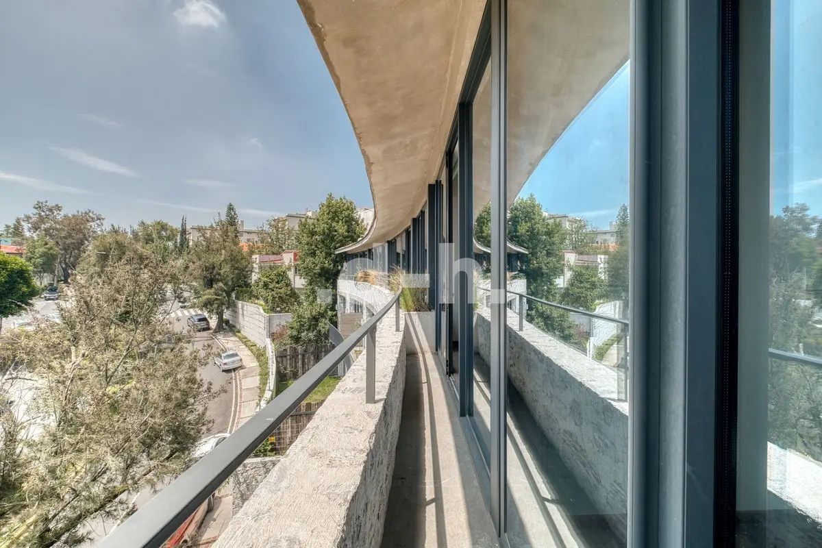 Venta PH de dos niveles en Bosques de las Lomas — foto 5