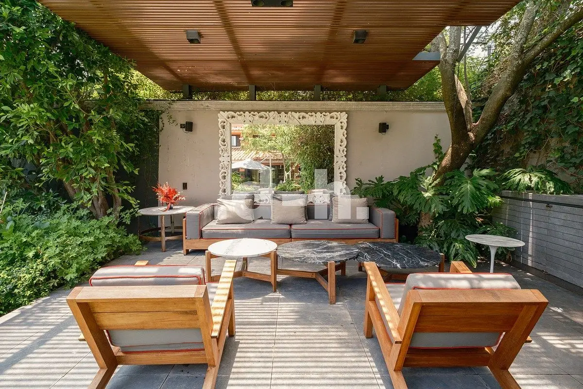 Venta Residencia Recién Remodelada con Amplio Jardín, Lomas de Chapultepec — foto 3