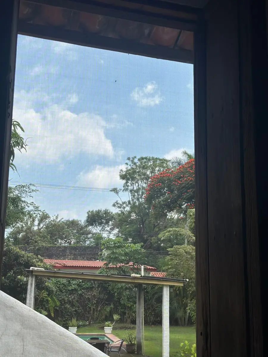 Casa con Amplio Jardín, Fracc. IMURI, Col. Lomas de Jiutepec, Morelos — foto 12