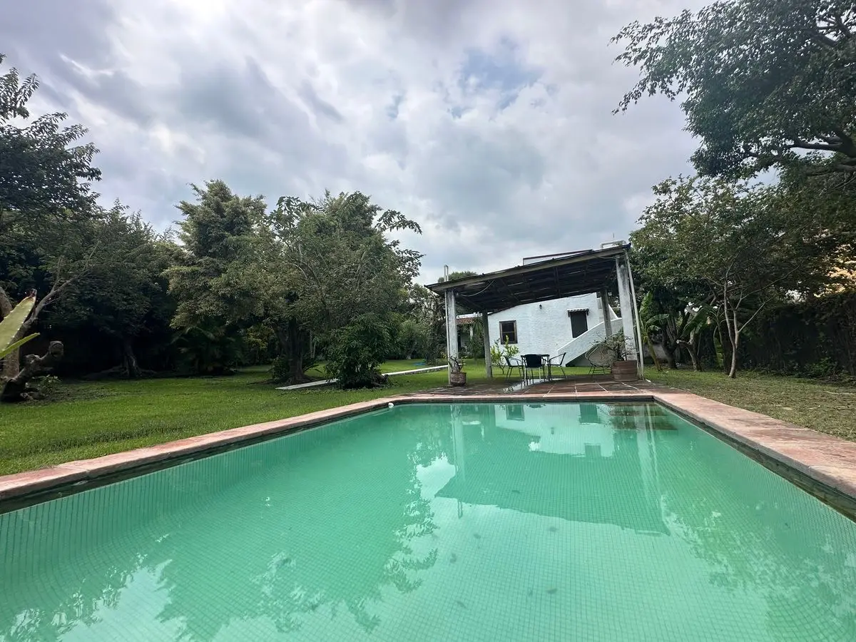 Casa con Amplio Jardín, Fracc. IMURI, Col. Lomas de Jiutepec, Morelos — foto 7