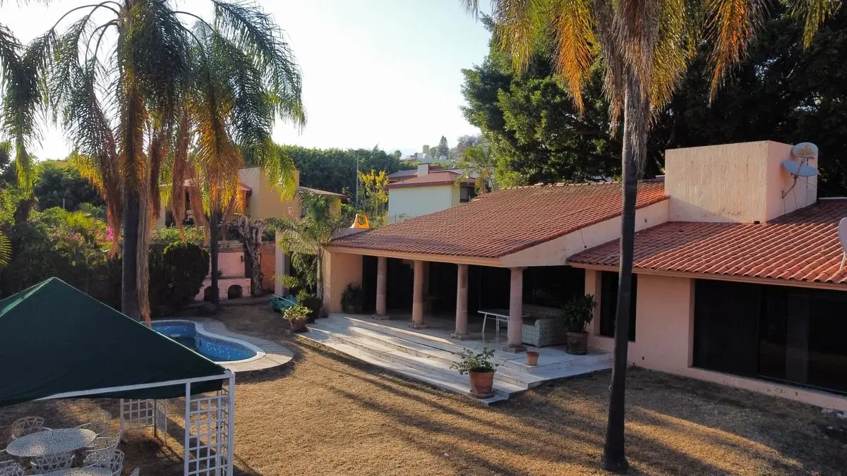 Oportunidad Casa en Fracc. con Vigilancia, Col. Lomas de Cortes — foto 2