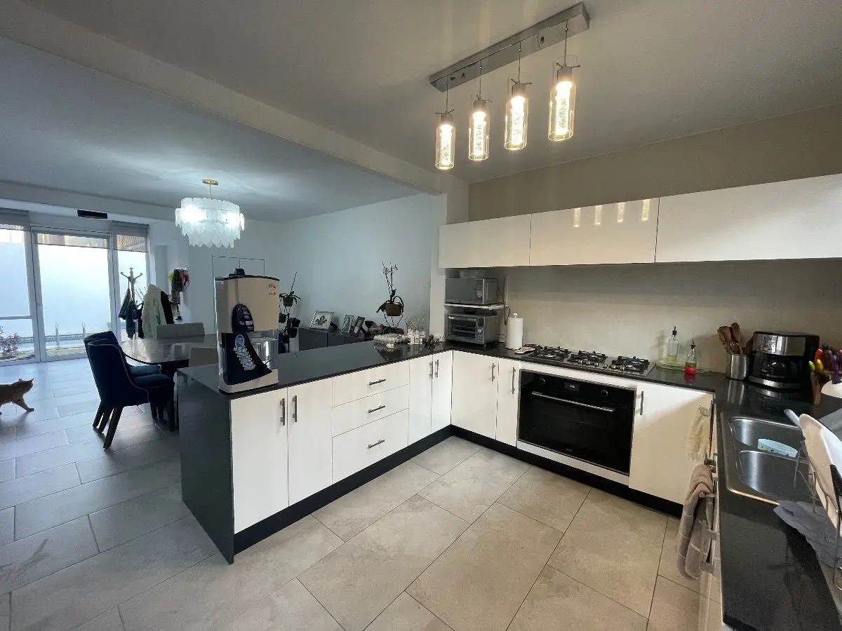 Casa en Venta en Col. Delicias, Privada con Reja Eléctrica — foto 6