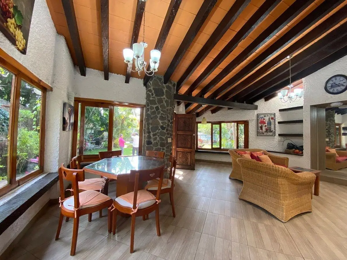 Casa en Venta Univel con Vigilancia, Fracc. Las Fincas, en Jiutepec