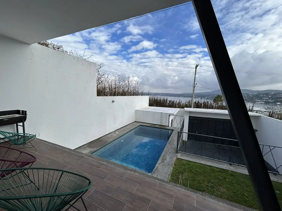 Casa Nueva con Vista al Lago de Tequesquitengo, Morelos