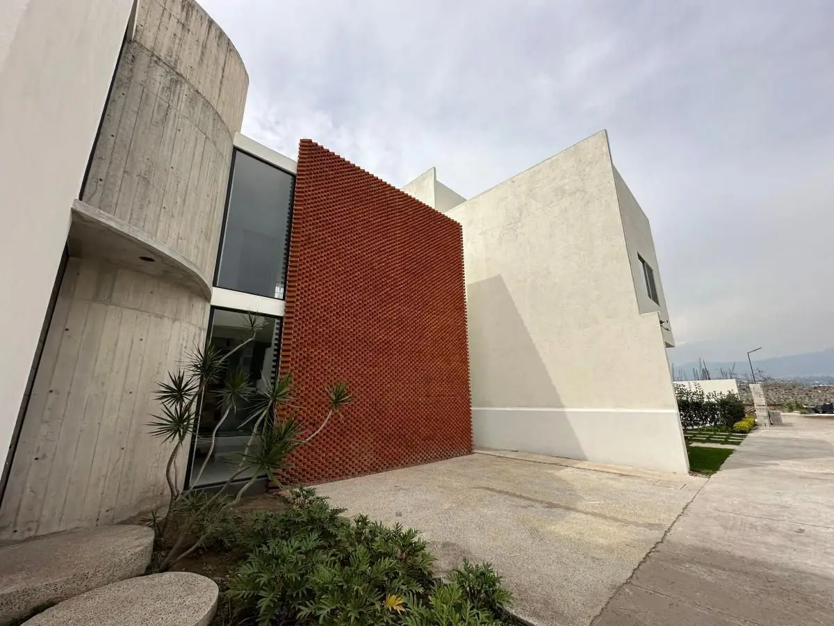 Casa Nueva en Venta, Privada con Seguridad Col. Lomas de Cuernavaca
