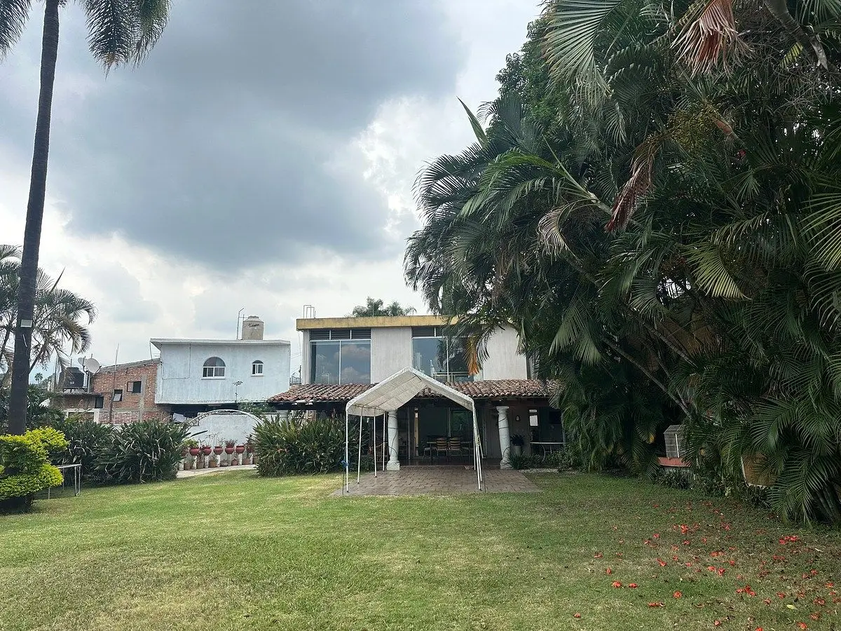 Casa Sola en Venta, Corredor Comercial en Col. Carolina — foto 3