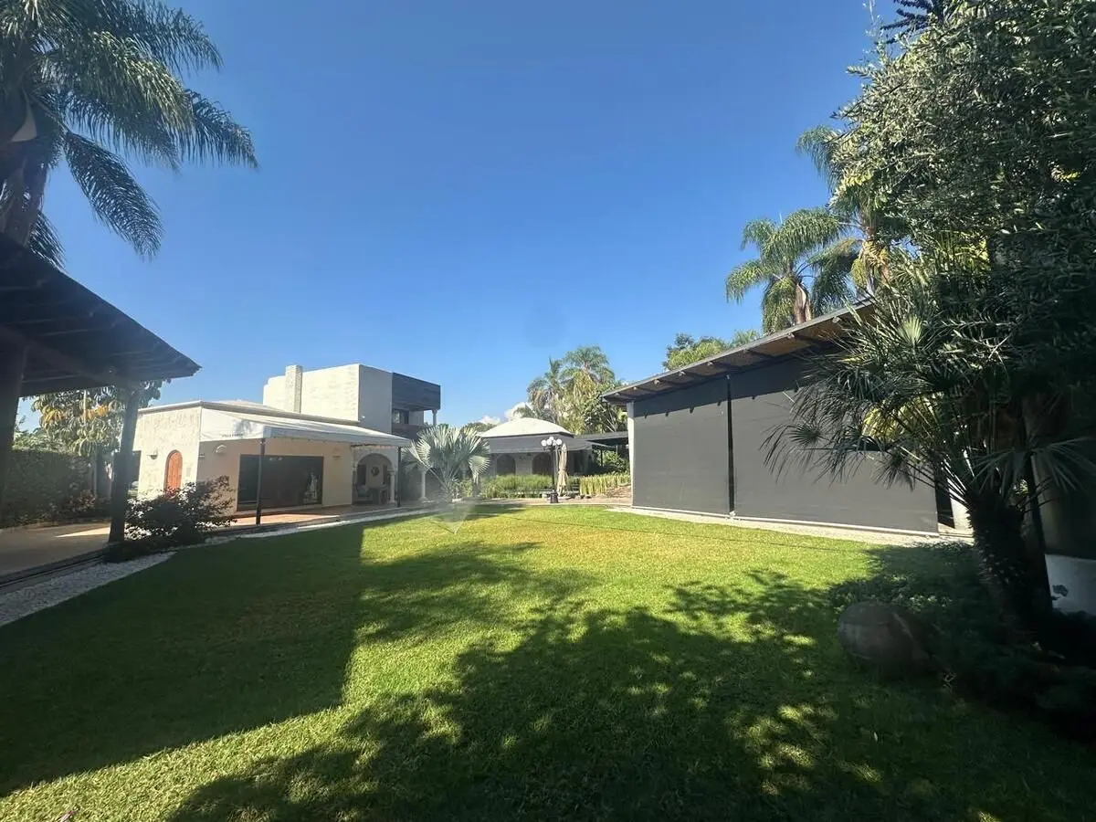 Hotel con Amenidades & Restaurant en Venta, Zona Vista Hermosa — foto 2