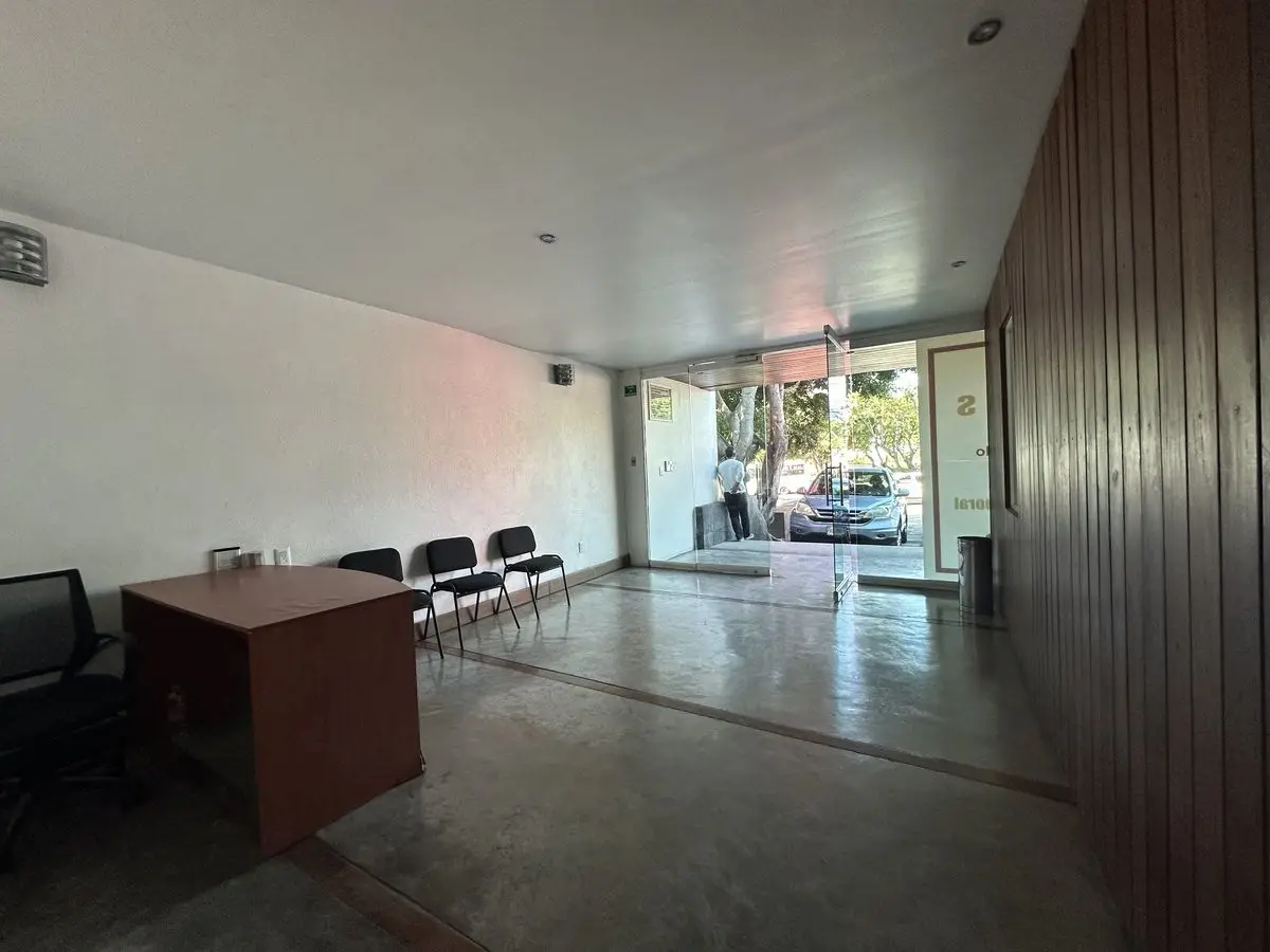 Moderna Oficina de 100 M2 en Renta, Edificio al Norte — foto 3