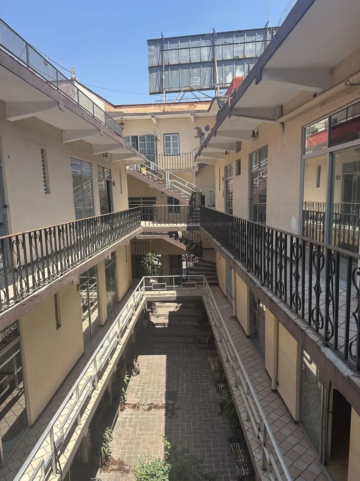Local Comercial u Oficina en Renta, Edificio Comercial, Centro de Cuernavaca — foto 4
