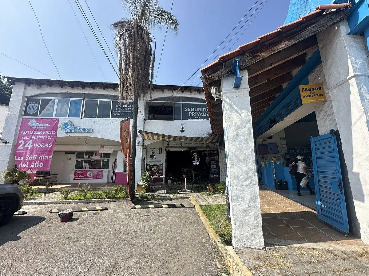 Plaza Comercial en Venta, en Av. Comercial, Col.Atlacomulco — foto 4