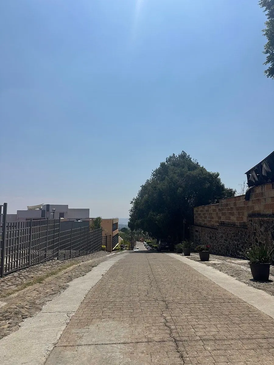 Terreno en Venta al Norte de Cuernavaca, Fracc. en Lomas Tzompantle — foto 3