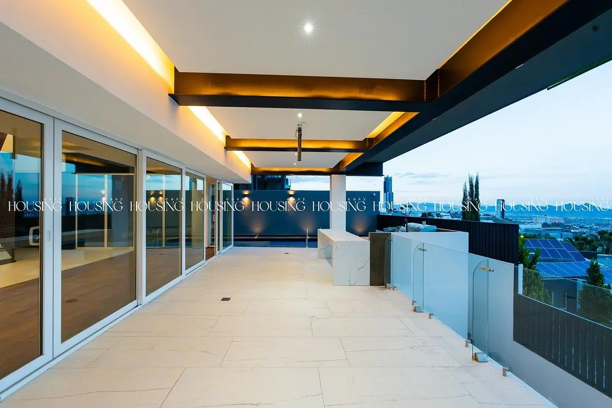 Lujosa Residencia en Venta con Tres Niveles y Alberca en Zona Exclusiva — foto 2