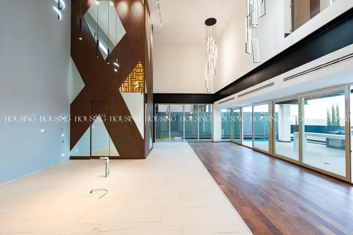 Lujosa Residencia en Venta con Tres Niveles y Alberca en Zona Exclusiva — foto 3