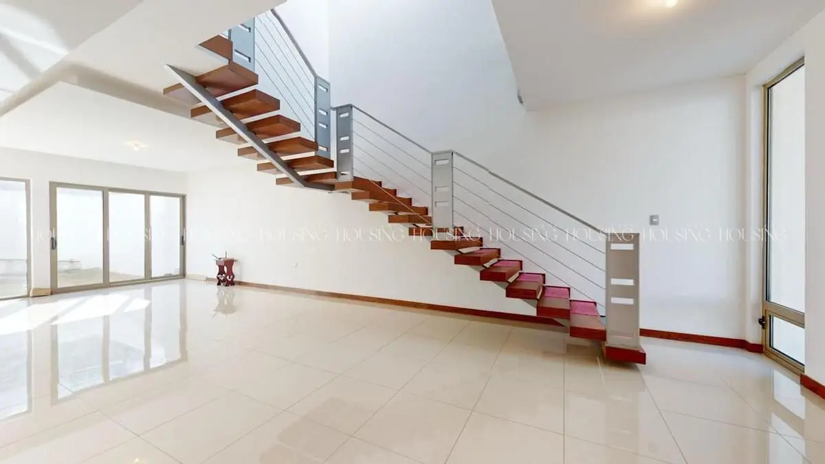 Casa en Venta con Oficina en Bosques del Valle — foto 2