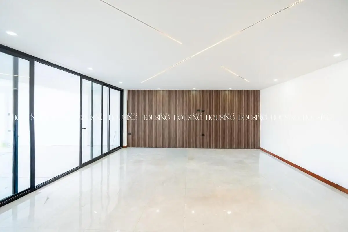 Residencia en Venta en Dominion con Alberca, 4 Habitaciones y Cuarto de Servicio — foto 2