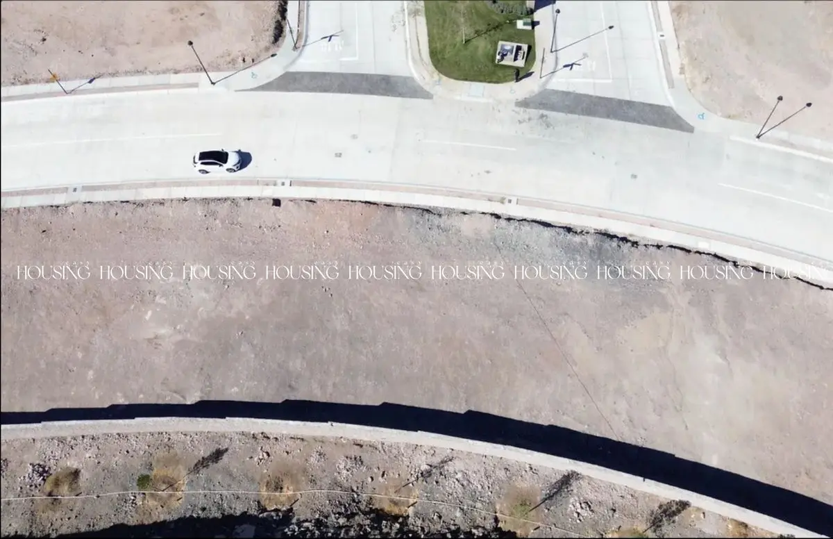 Terreno en Venta en Vistas de San Charbel Frente a Área Verde con Vista Perfecta — foto 4