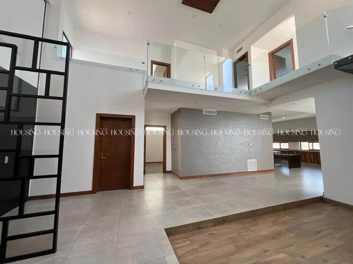 Casa en Venta en Zona Azenzo-Fashion Mall Frente a Parque con Recámara en Pb — foto 3