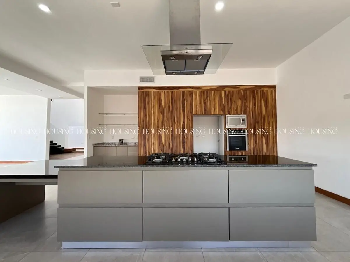 Casa en Venta en Zona Azenzo-Fashion Mall Frente a Parque con Recámara en Pb — foto 5
