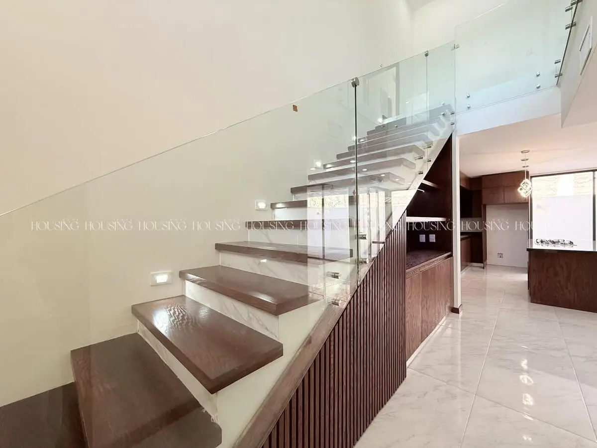 Casa en Venta en Altozano con Oficina, Frente a Área Verde — foto 3