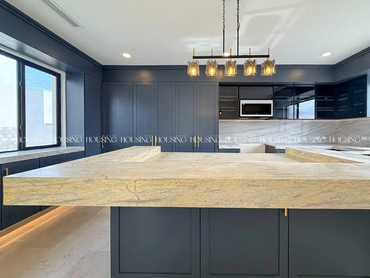 Casa en Venta en Paseo de las Lomas en Esquina Frente a Parque con Alberca — foto 3