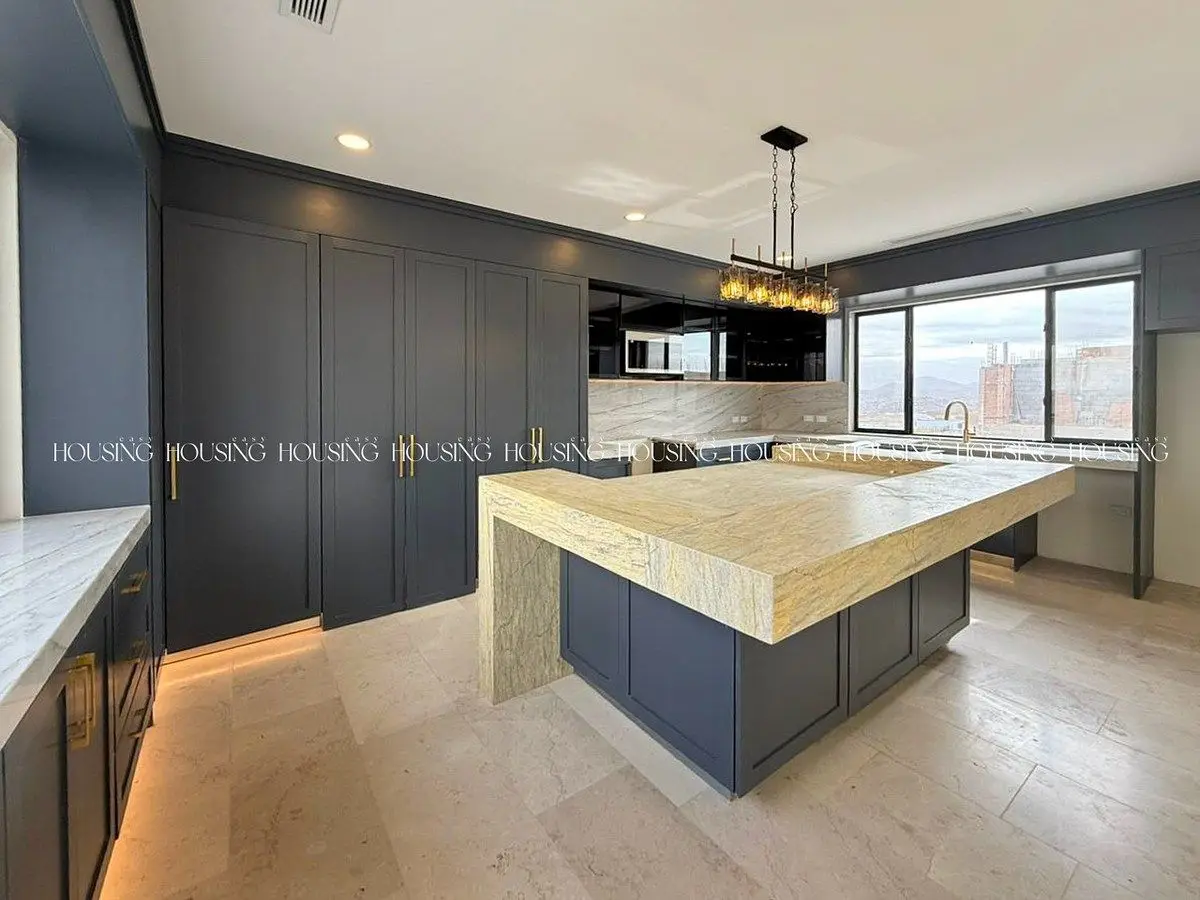 Casa en Venta en Paseo de las Lomas en Esquina Frente a Parque con Alberca — foto 5