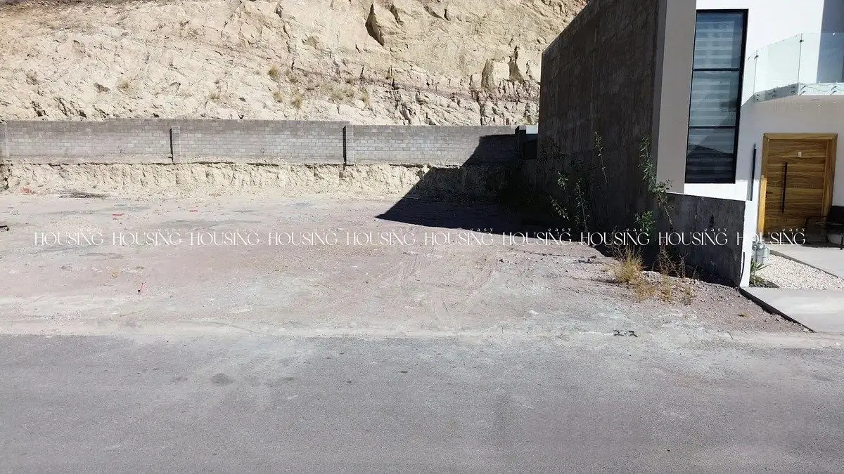 Terreno Plano y Frente a Parque en Venta en Bosque Real — foto 2
