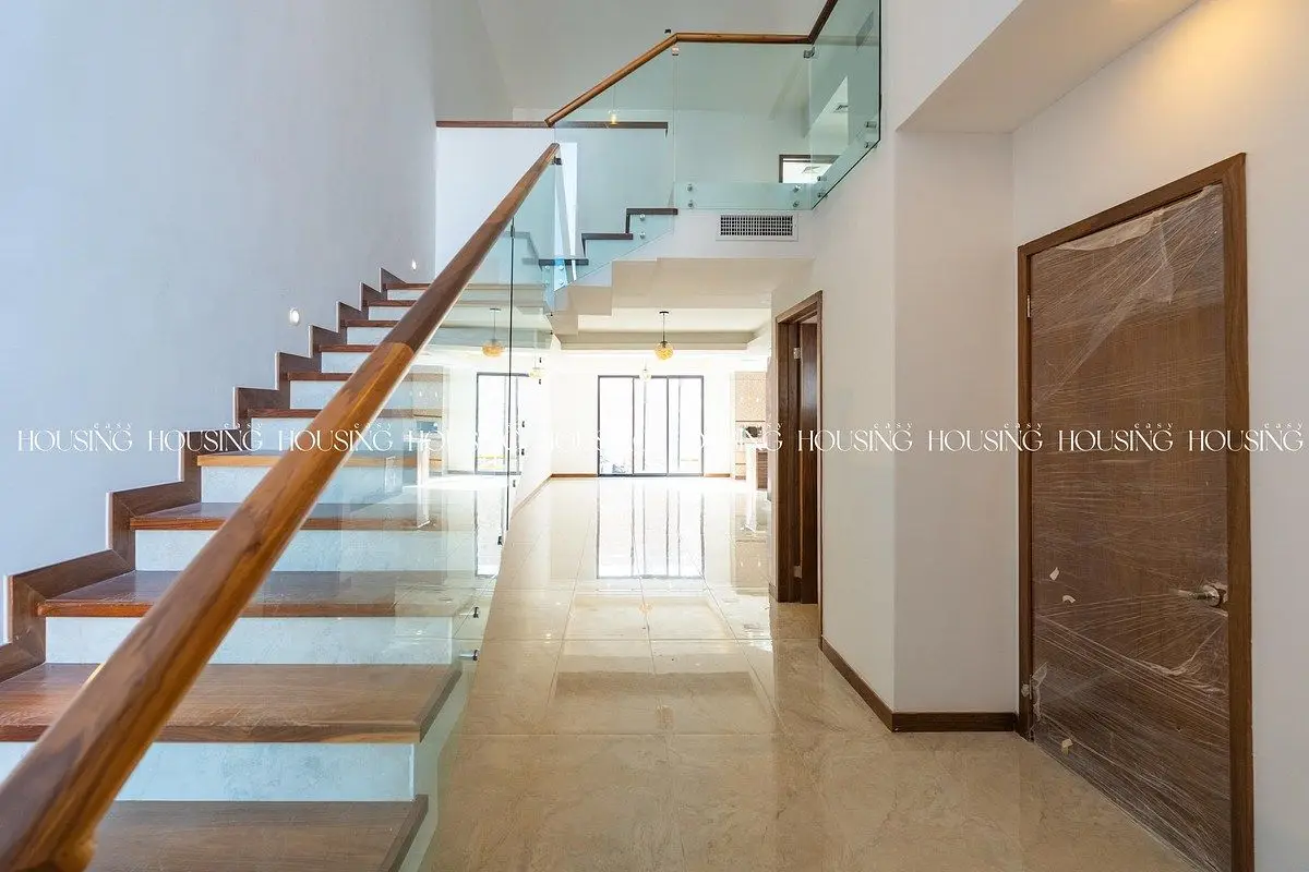Casa en Venta con 4 Recámaras, una en Planta Baja en Valle Escondido — foto 2