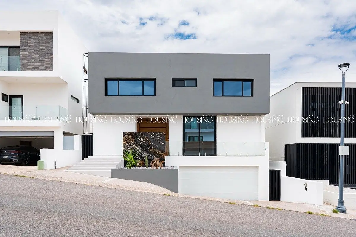 Residencia de 3 Niveles en Venta con Alberca y 4 Recámaras, una Recámara en Pb — foto 2