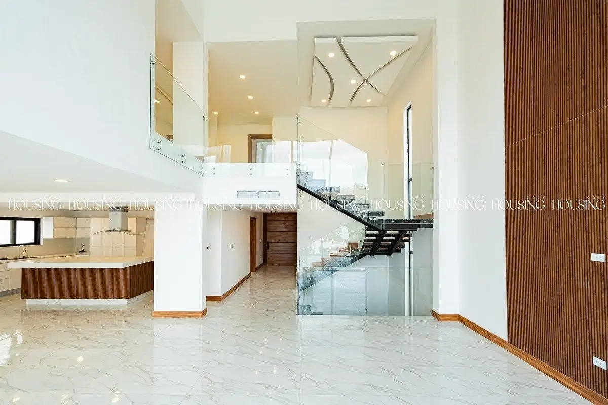 Residencia de 3 Niveles en Venta con Alberca y 4 Recámaras, una Recámara en Pb — foto 3