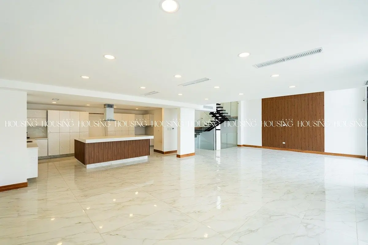 Residencia de 3 Niveles en Venta con Alberca y 4 Recámaras, una Recámara en Pb — foto 4