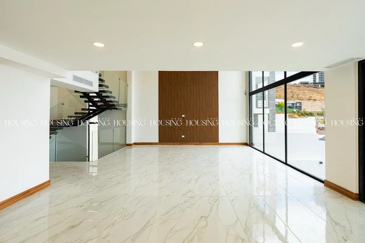 Residencia de 3 Niveles en Venta con Alberca y 4 Recámaras, una Recámara en Pb — foto 9