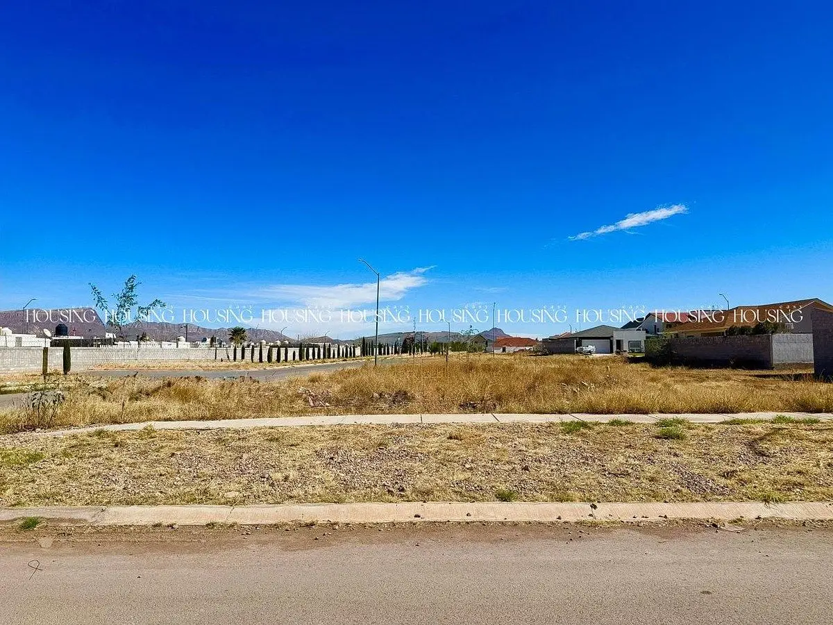 Terreno en Venta en Esquina Residencial Leones — foto 2