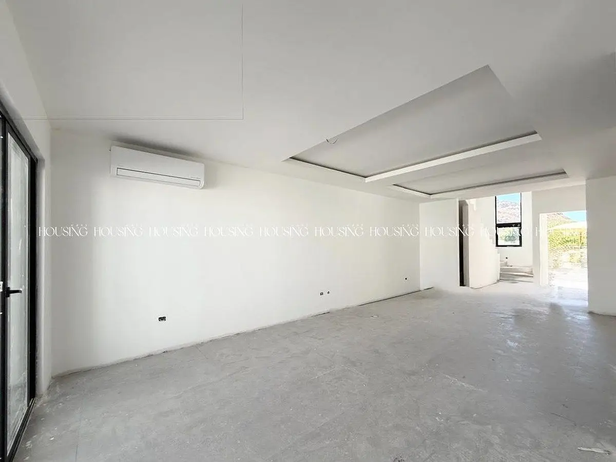 Casa en Venta con 4 Recámaras y Paneles Solares en Zona Valle Escondido — foto 2