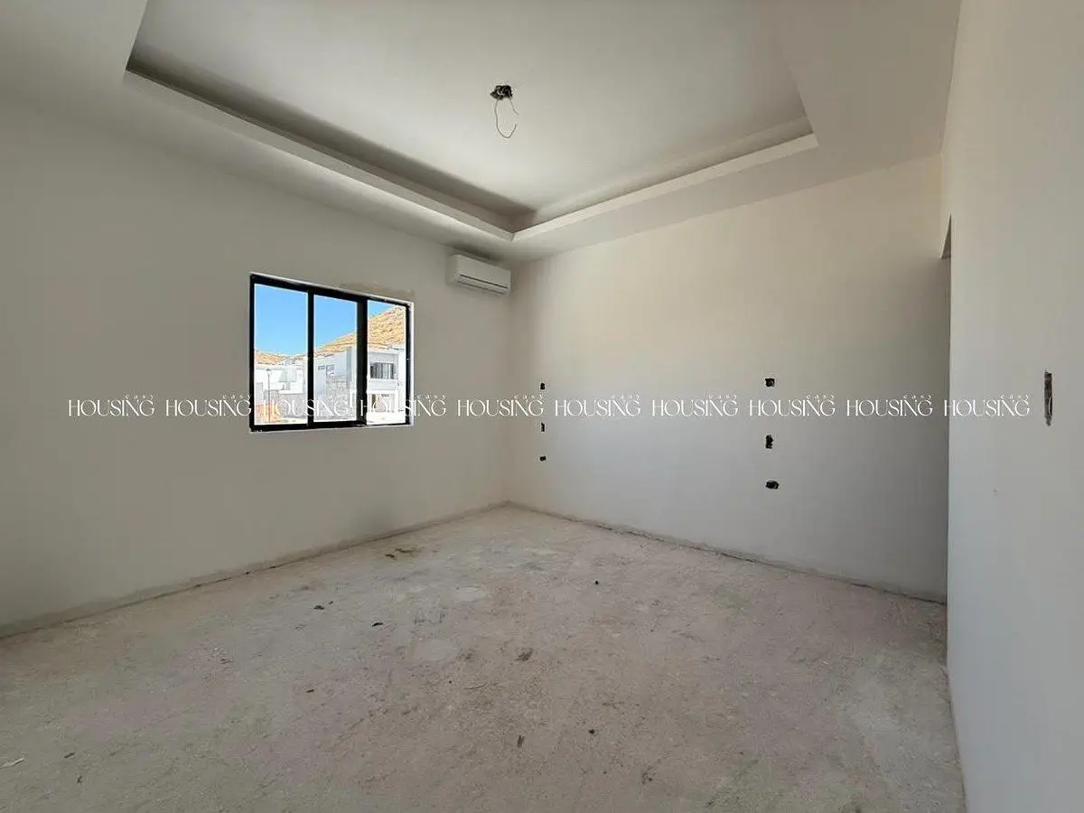Casa en Venta con 4 Recámaras y Paneles Solares en Zona Valle Escondido — foto 6