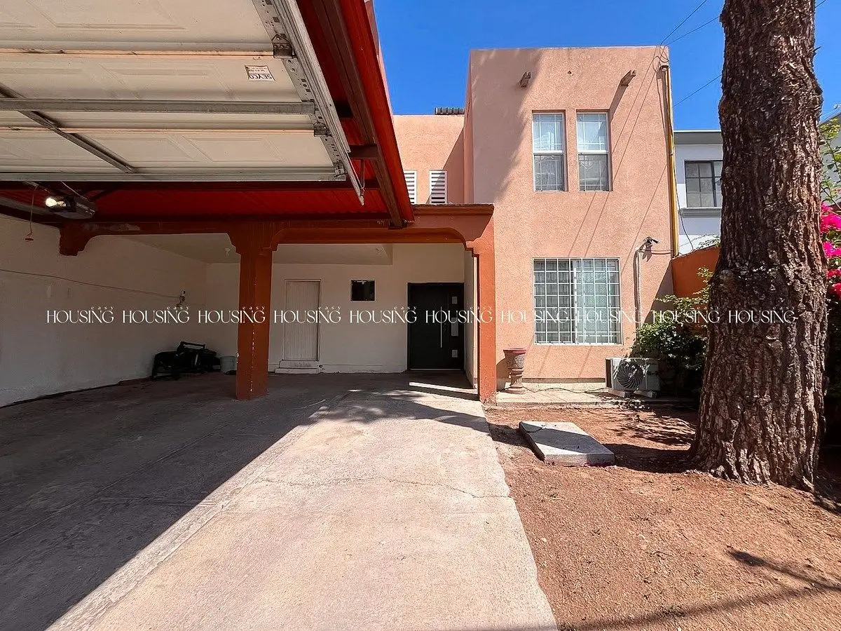 Casa en Bahías con Vestidor y Tina en Recámara Principal en Venta — foto 2