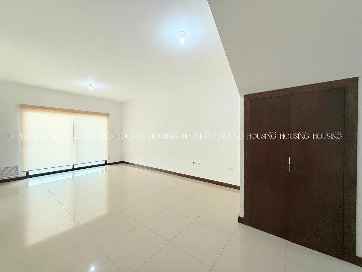 Casa en Renta con Oficina en Valle Escondido — foto 3