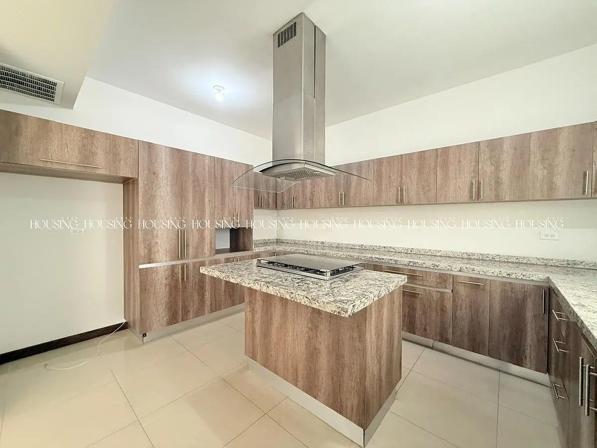 Casa en Renta con Oficina en Valle Escondido — foto 6