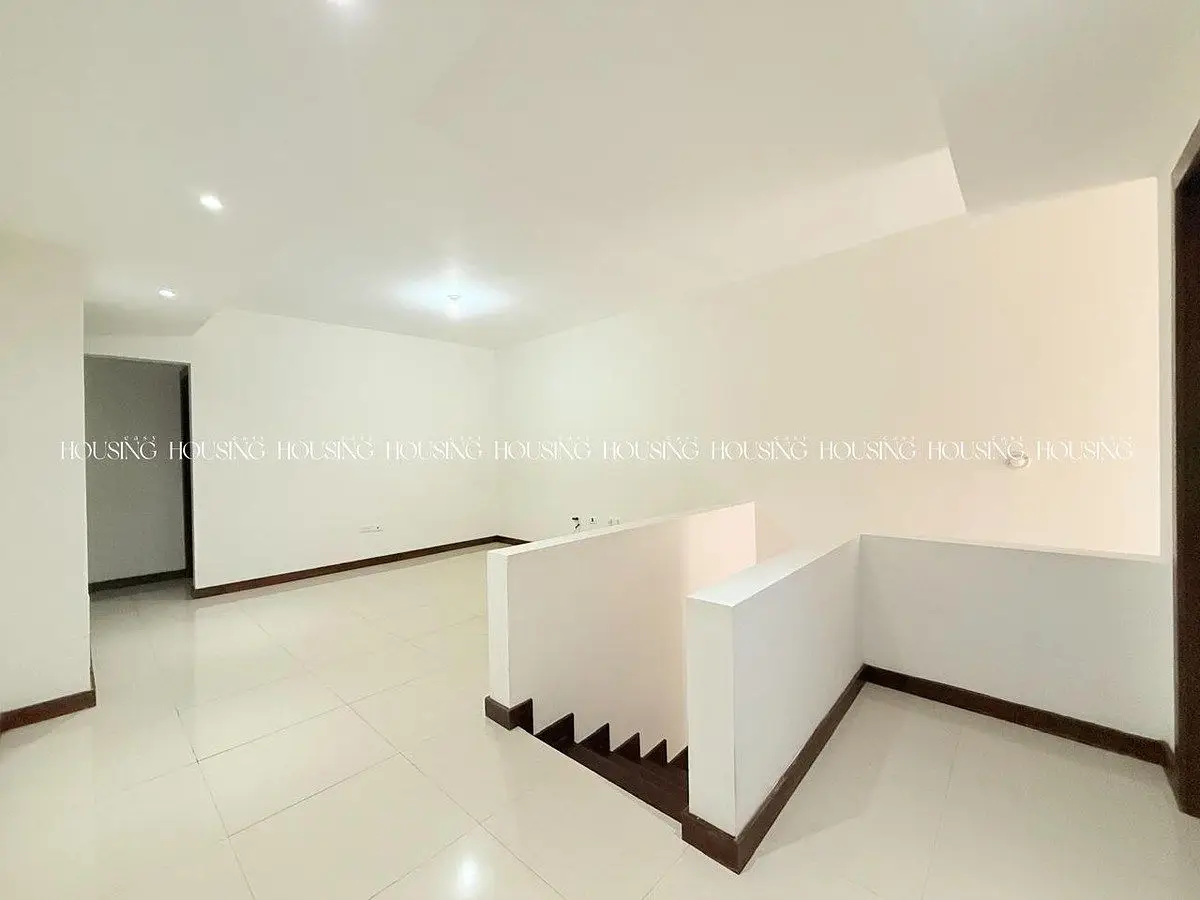 Casa en Renta con Oficina en Valle Escondido — foto 9