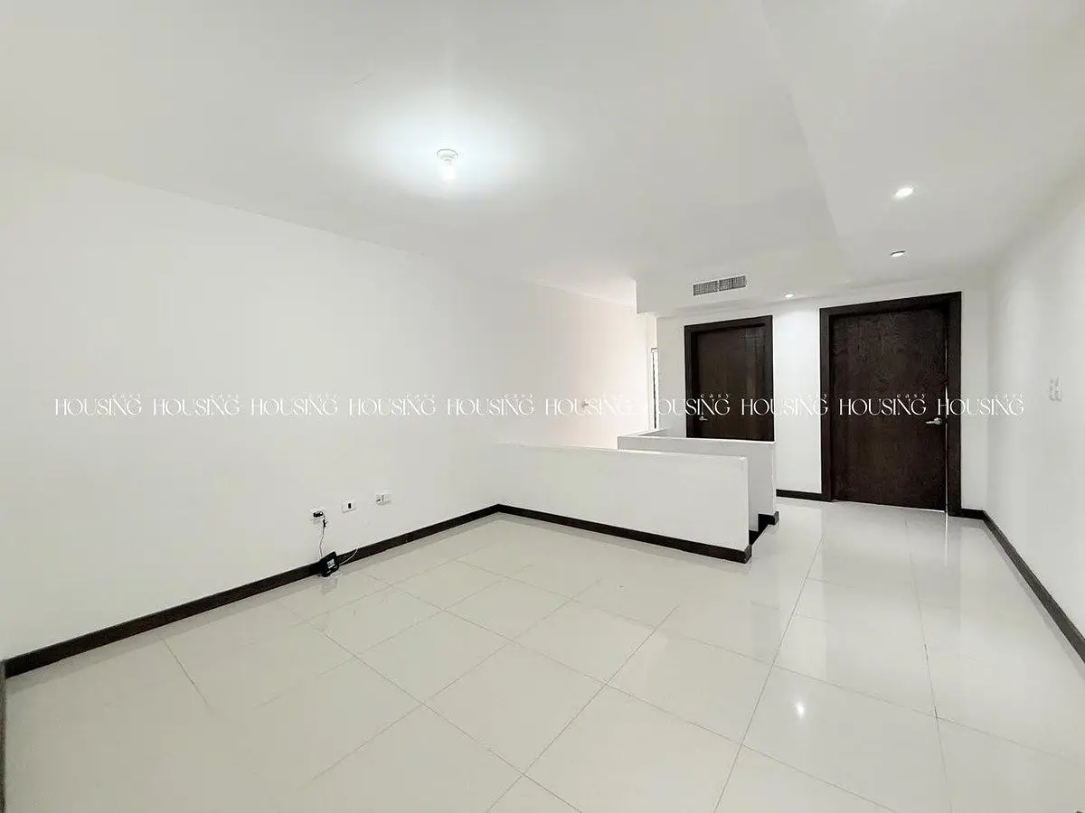 Casa en Renta con Oficina en Valle Escondido — foto 10