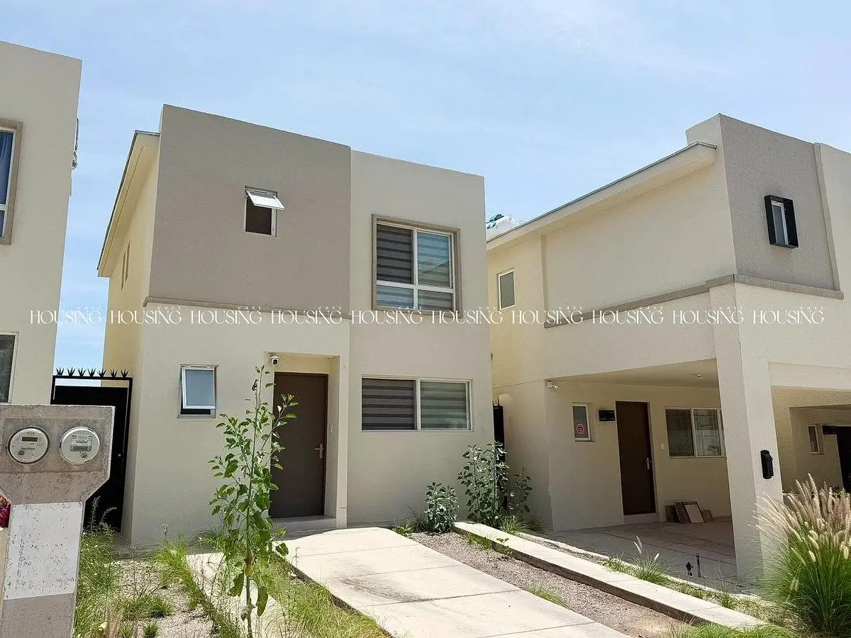Casa en Venta al Norte en Fraccionamiento con Casa Club