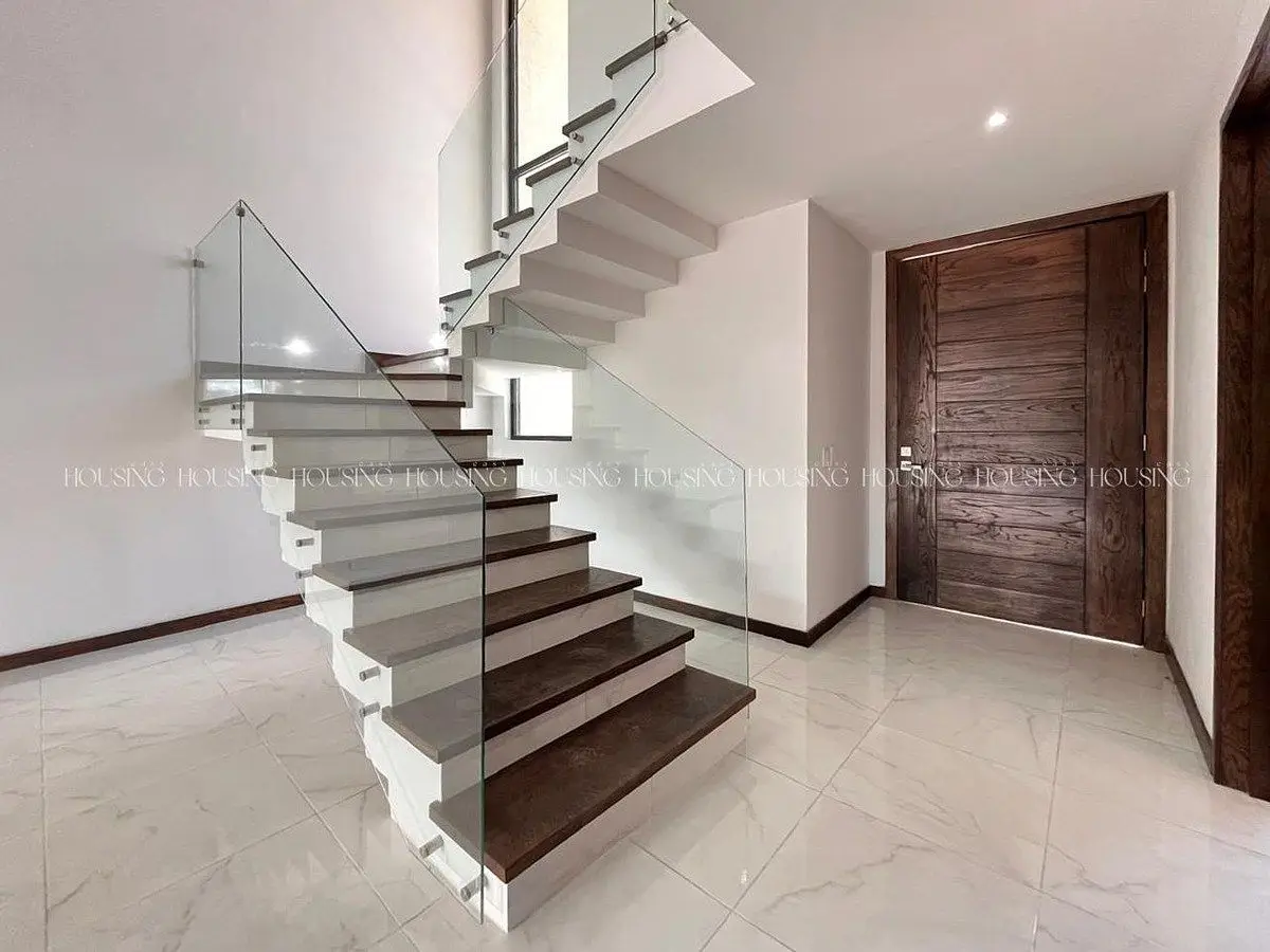 Casa en Venta en Valle Escondido con 4 Recámaras Cada una con Vestidor y Baño — foto 3
