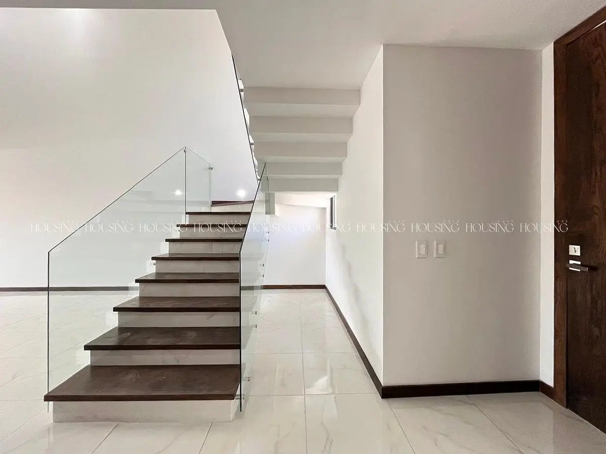 Casa en Venta en Valle Escondido con 4 Recámaras Cada una con Vestidor y Baño — foto 4