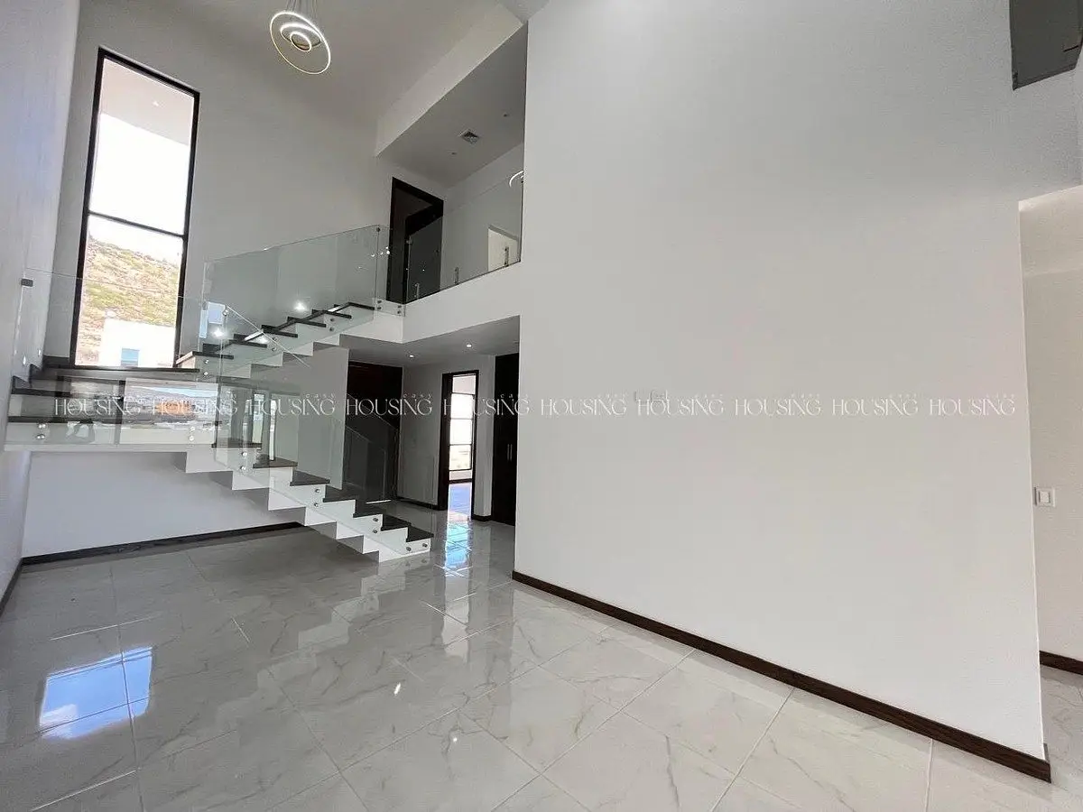 Casa en Venta en Valle Escondido con 4 Recámaras Cada una con Vestidor y Baño — foto 5