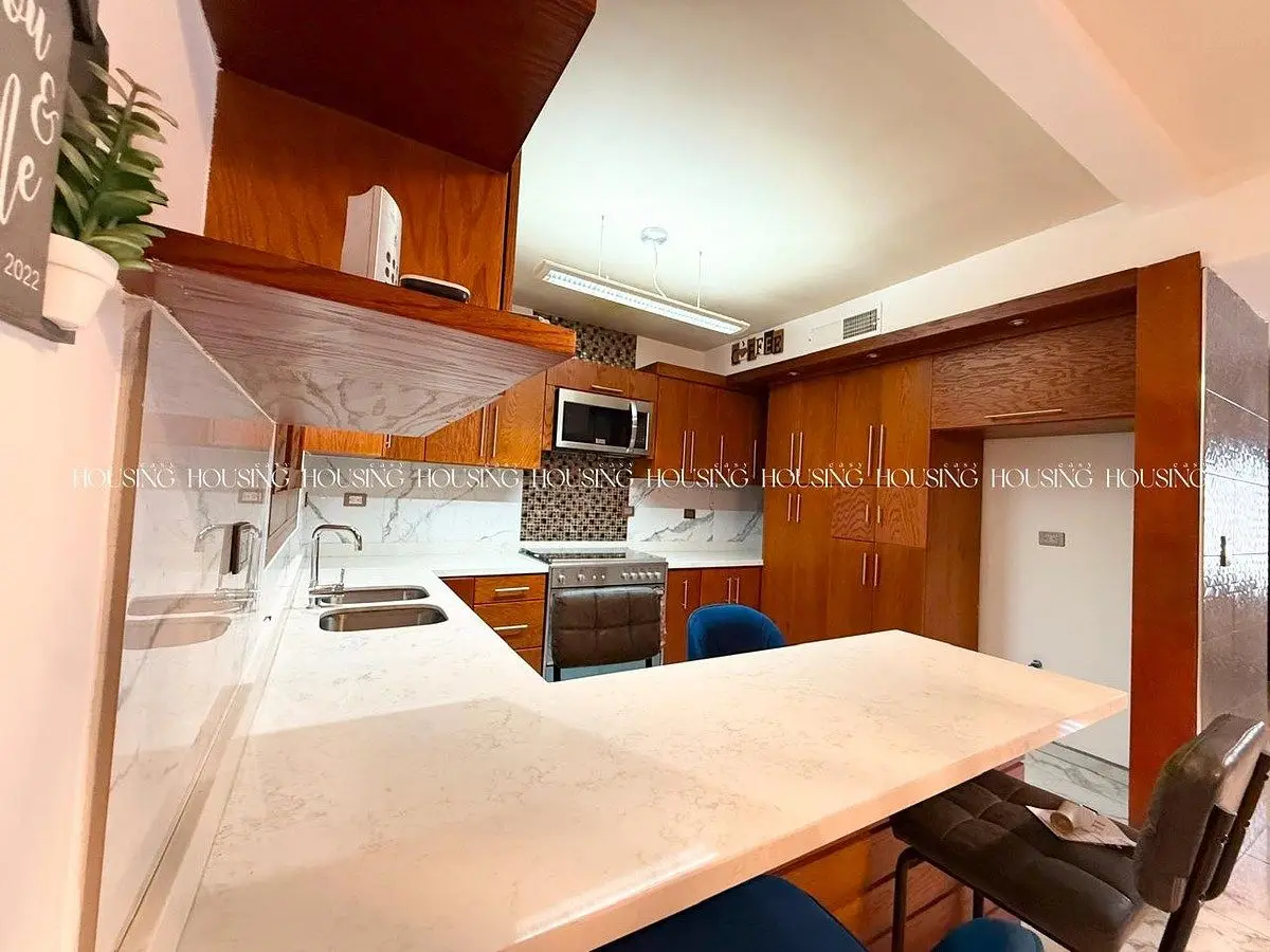 Casa en Renta con 4 Recamaras y Frente a Parque — foto 4
