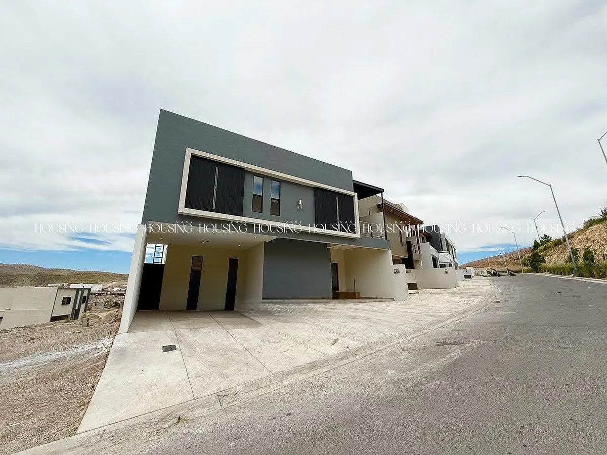 Casa en Venta con Recámara en Planta Baja en Valle Escondido — foto 2