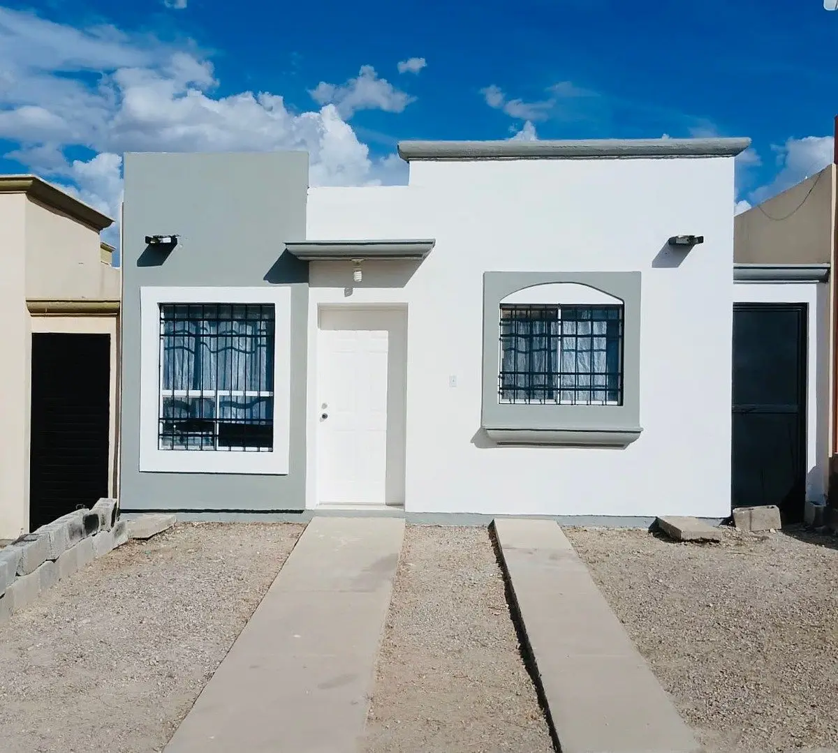 Casa en Venta al Norte en Palma Real (Fracc Privado)