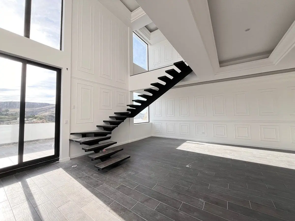 Penthouse de 2 Recámaras y 2.5 Baños en Zona Barrancas Renta o Venta en